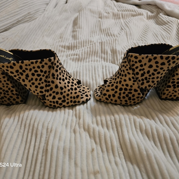 Cupid Leapord print peeptoe suede slide on chunky heel Size 5.5 - Picture 3 of 7